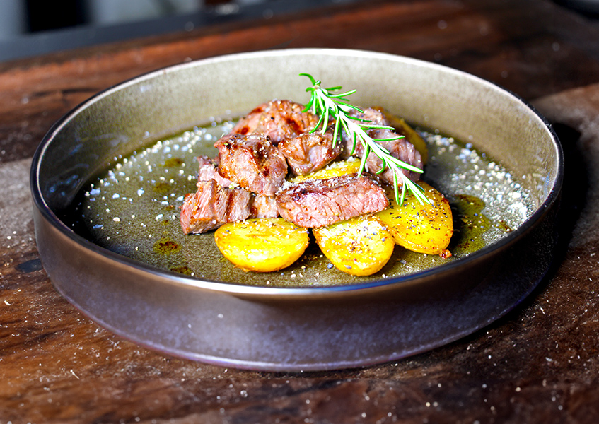 Bild 1 - American Beef Cubes in Knoblauchbutter mit Rosmarinkartoffeln